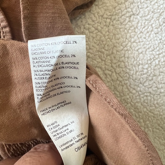 Two crop tops - Picture 3 of 10